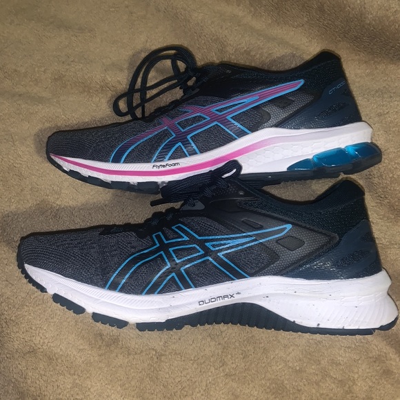 ASICS GT-1000 Running Shoes - Picture 3 of 6
